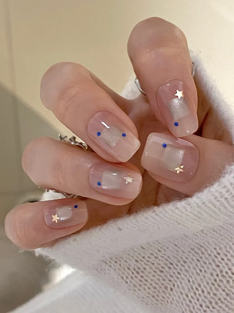 Elegant Press-On Nail Art Set with Star and Dot Designs Stornfield