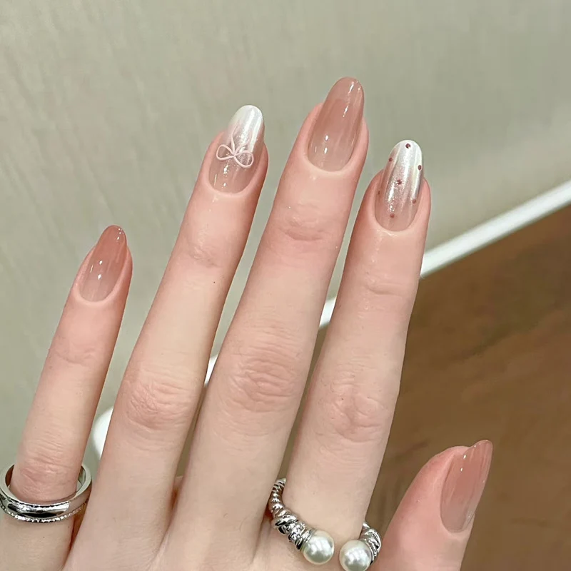Elegant Press-On Nail Art Set with Decorative Accents Stornfield