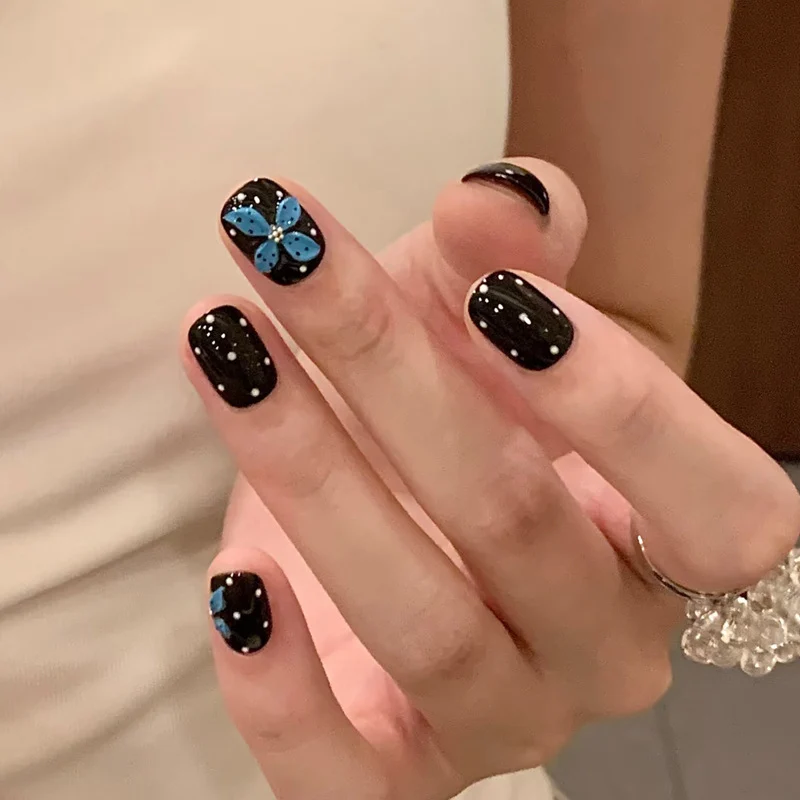 Floral-Embellished Press-On Nail Set Stornfield
