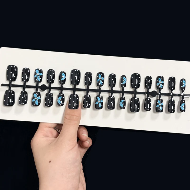 Floral-Embellished Press-On Nail Set Stornfield