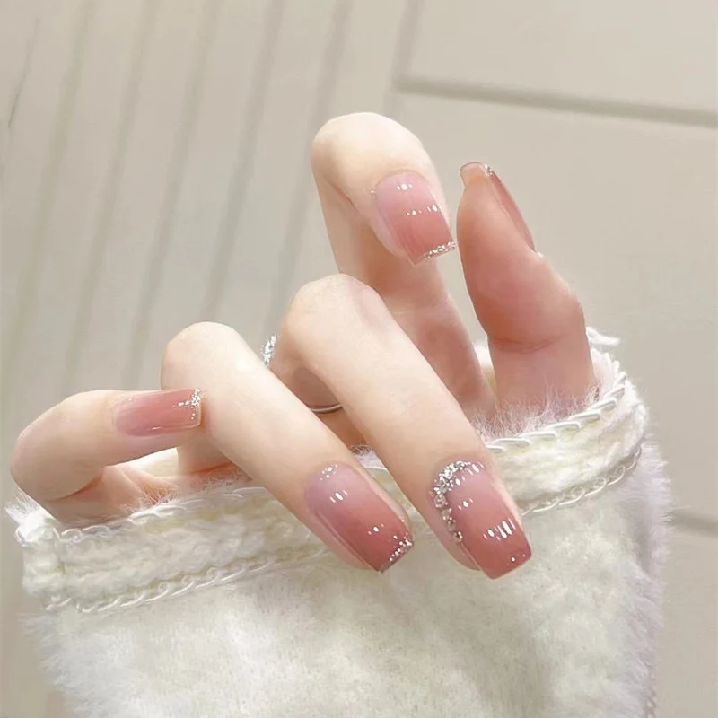 Elegant Ombre Press-On Nail Set with Decorative Rhinestone Accents Stornfield