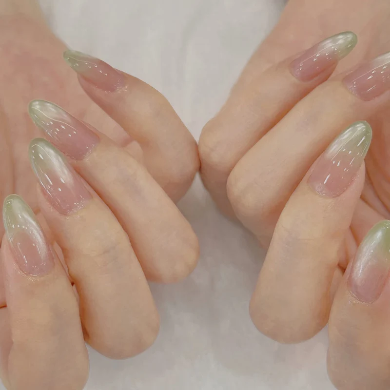 Elegant Ombre Almond-Shaped Press-On Nails Stornfield