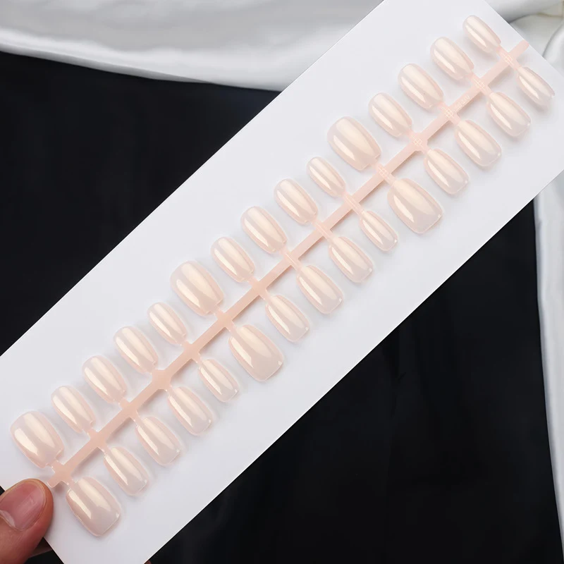 Elegant Natural Finish Press-On Nail Set Stornfield