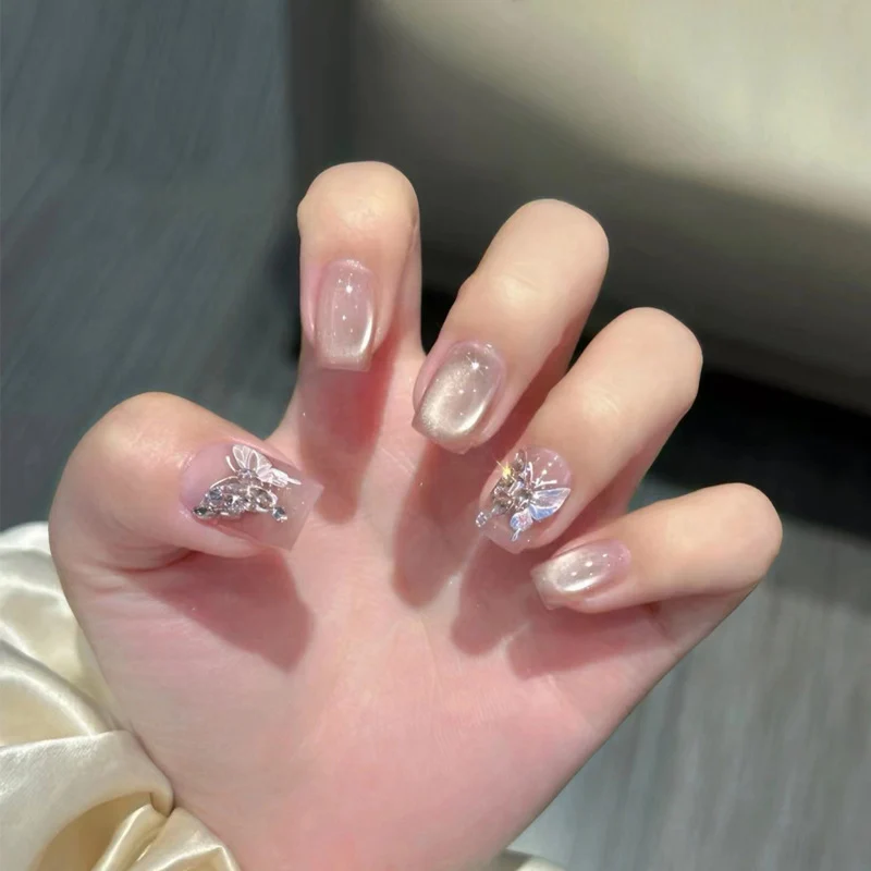 Elegant Nail Art Set with Floral Accents Stornfield