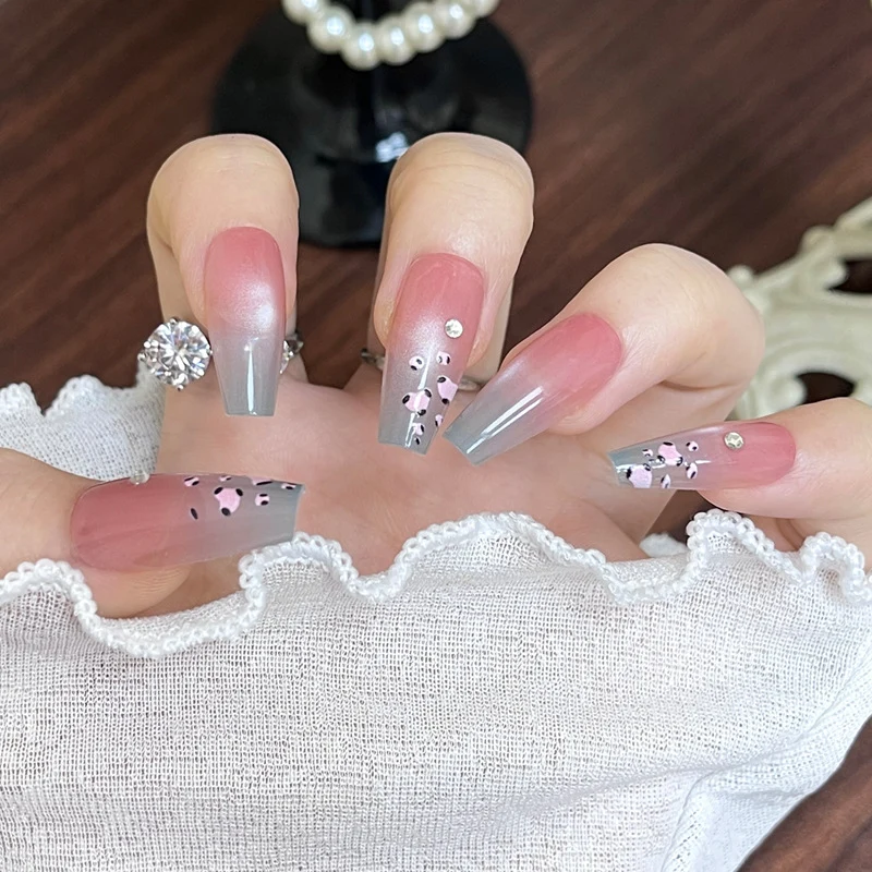 Elegant Nail Art Press-On Nails Stornfield