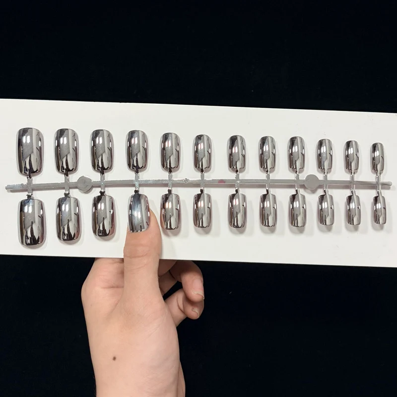 Elegant Metallic Press-On Nails Stornfield