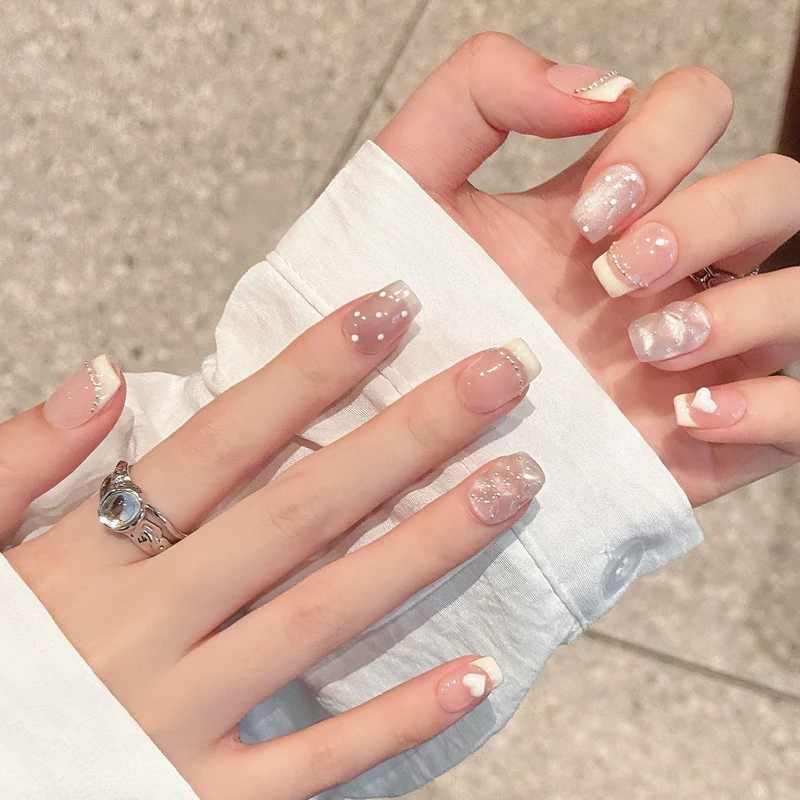 Elegant Heart-Designed Press-On Nails Stornfield