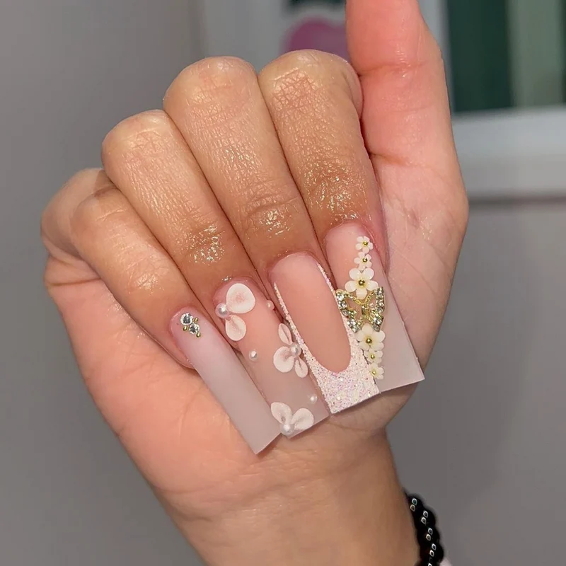 Elegant Heart-Designed Press-On Nail Tips Stornfield
