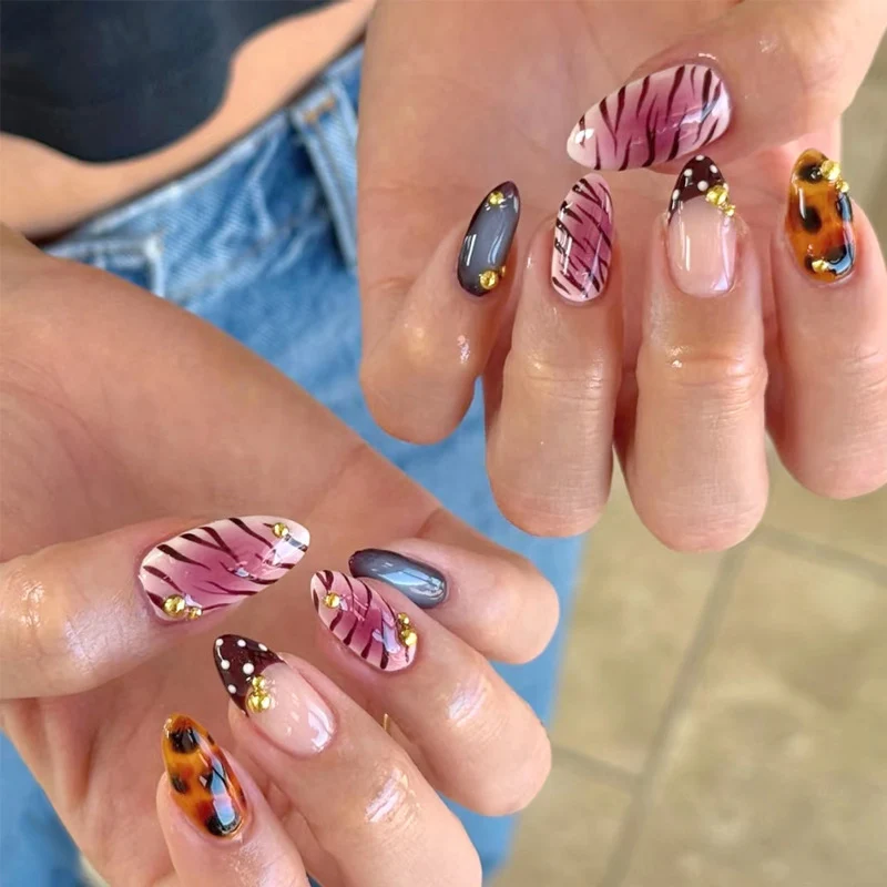 Elegant Heart-Designed Press-On Nail Tips Stornfield