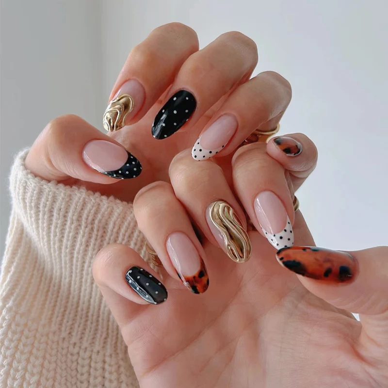 Elegant Heart-Designed Press-On Nail Tips Stornfield