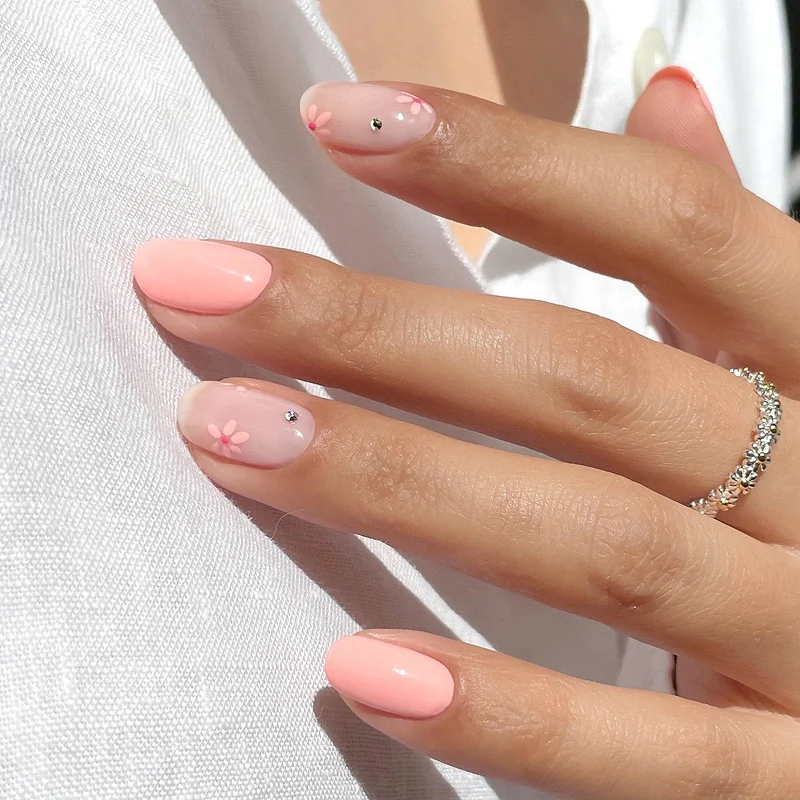 Elegant Heart-Designed Press-On Nail Tips Stornfield