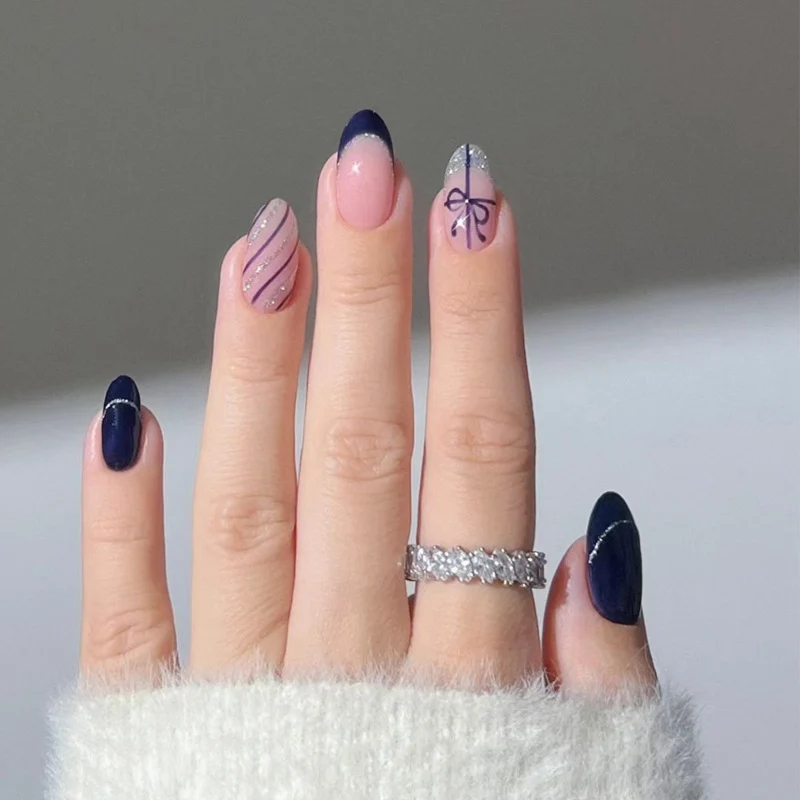 Elegant Heart-Designed Press-On Nail Tips Stornfield