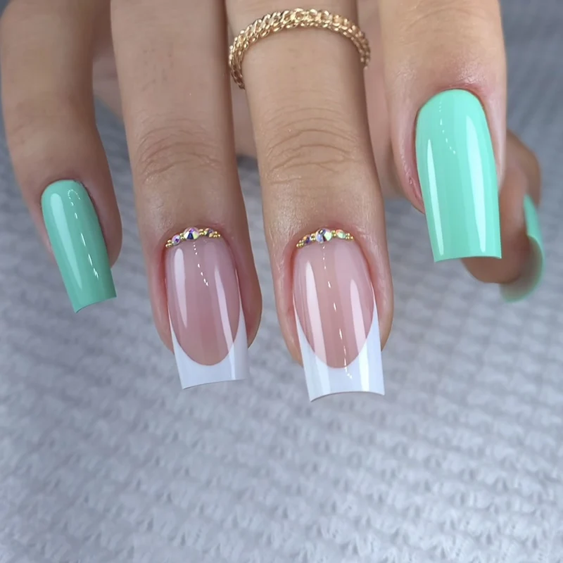Elegant Heart-Designed Press-On Nail Tips Stornfield