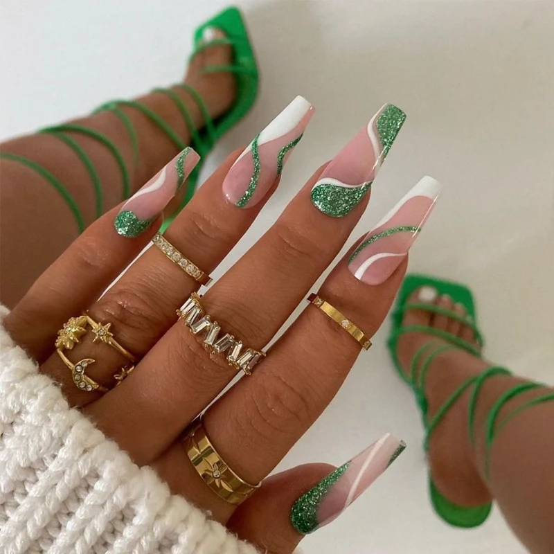 Elegant Heart-Designed Press-On Nail Tips Stornfield