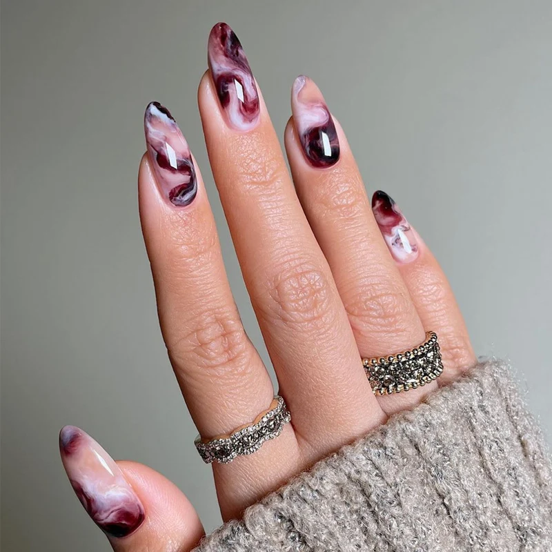 Elegant Heart-Designed Press-On Nail Tips Stornfield