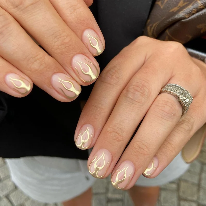 Elegant Heart-Designed Press-On Nail Tips Stornfield