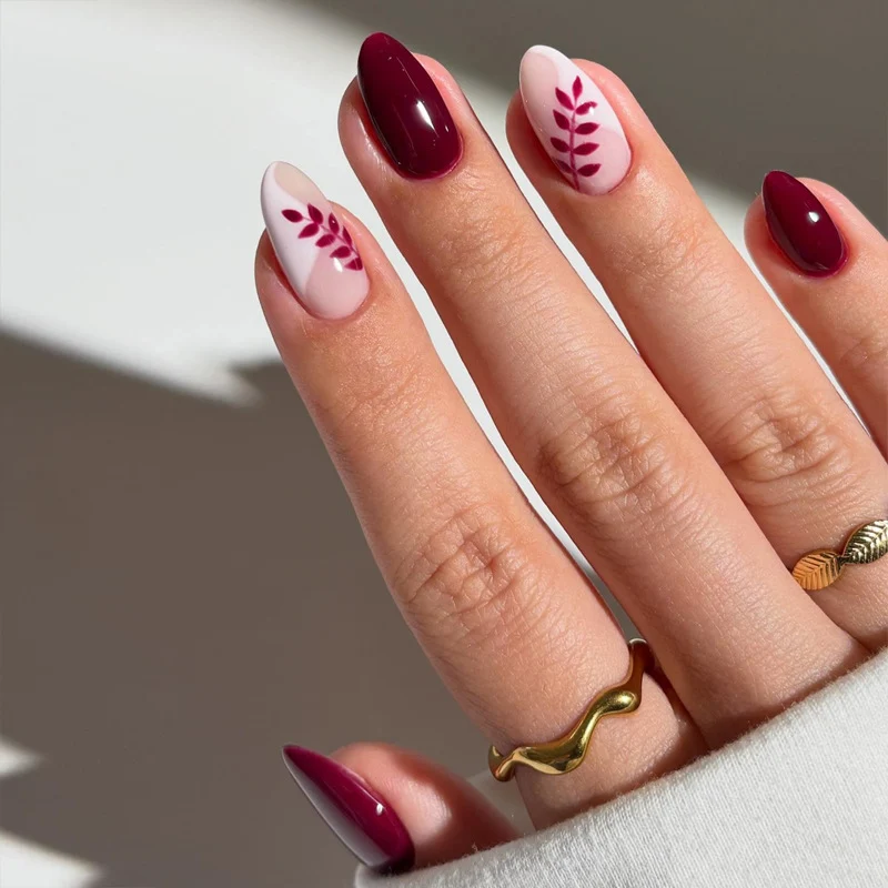 Elegant Heart-Designed Press-On Nail Tips Stornfield