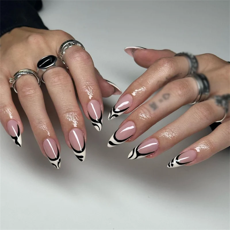 Elegant Heart-Designed Press-On Nail Tips Stornfield