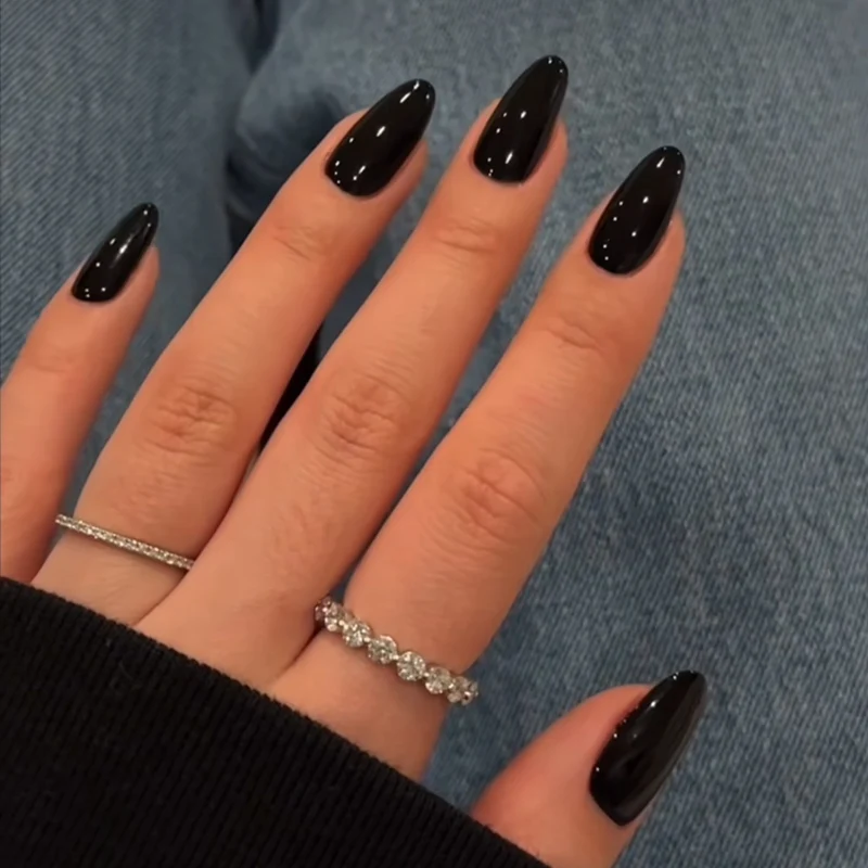 Elegant Heart-Designed Press-On Nail Tips Stornfield