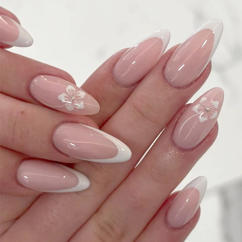 Elegant Heart-Designed Press-On Nail Tips Stornfield