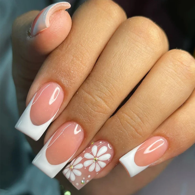 Elegant Heart-Designed Press-On Nail Tips Stornfield