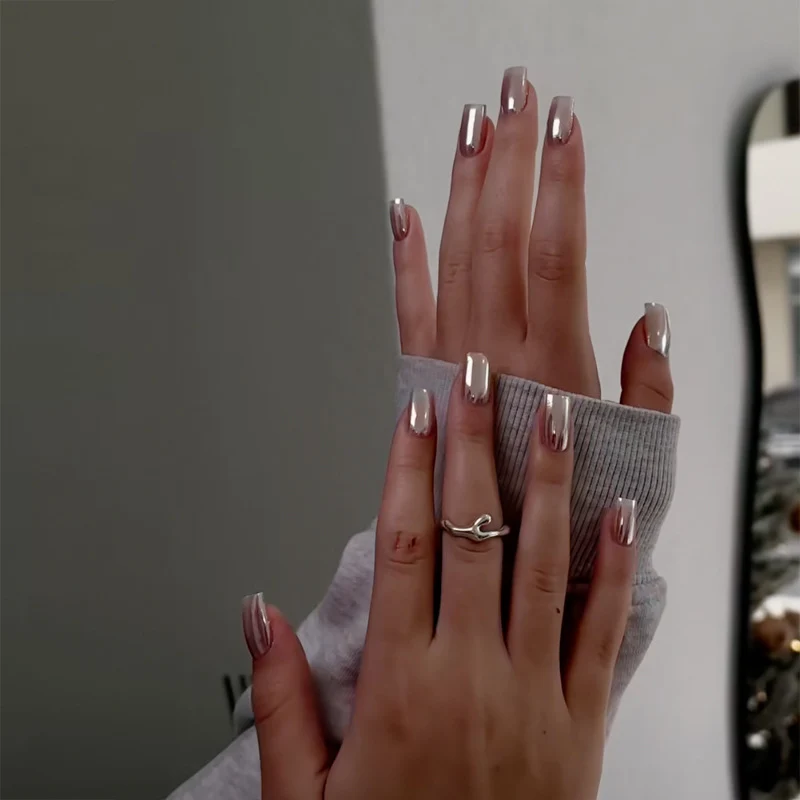 Elegant Heart-Designed Press-On Nail Tips Stornfield
