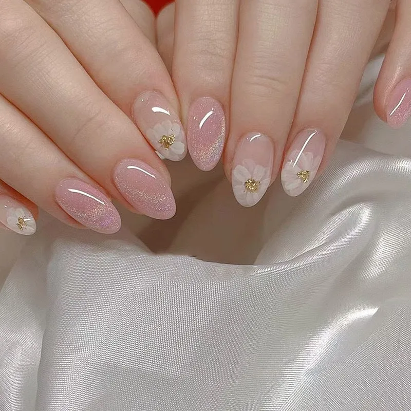 Elegant Heart-Designed Press-On Nail Tips Stornfield