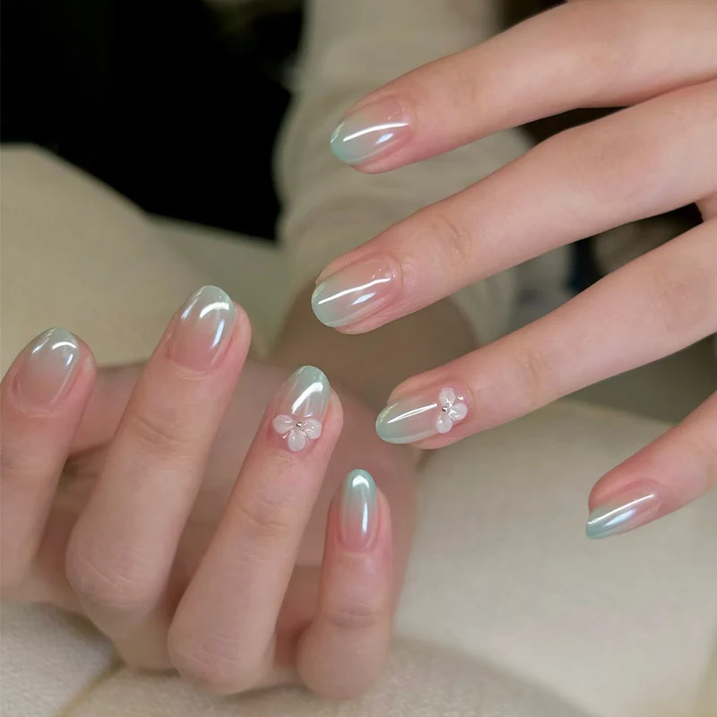 Dekoratives Press-On-Nagelset mit Stern- und Schleifenmotiven Karnz