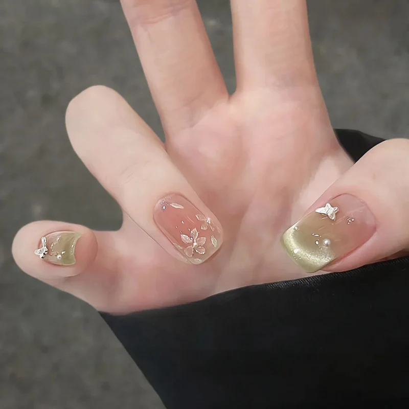 Floral Butterfly Press-On Nail Art Stornfield