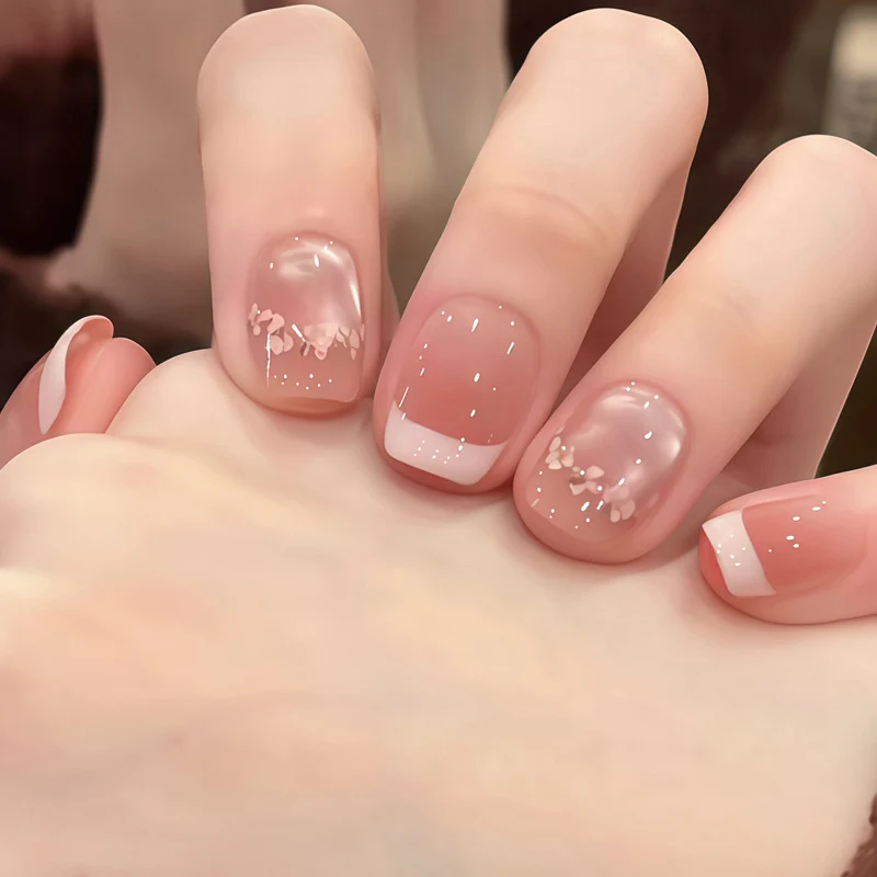 Floral Accent Press-On Nail Set Stornfield