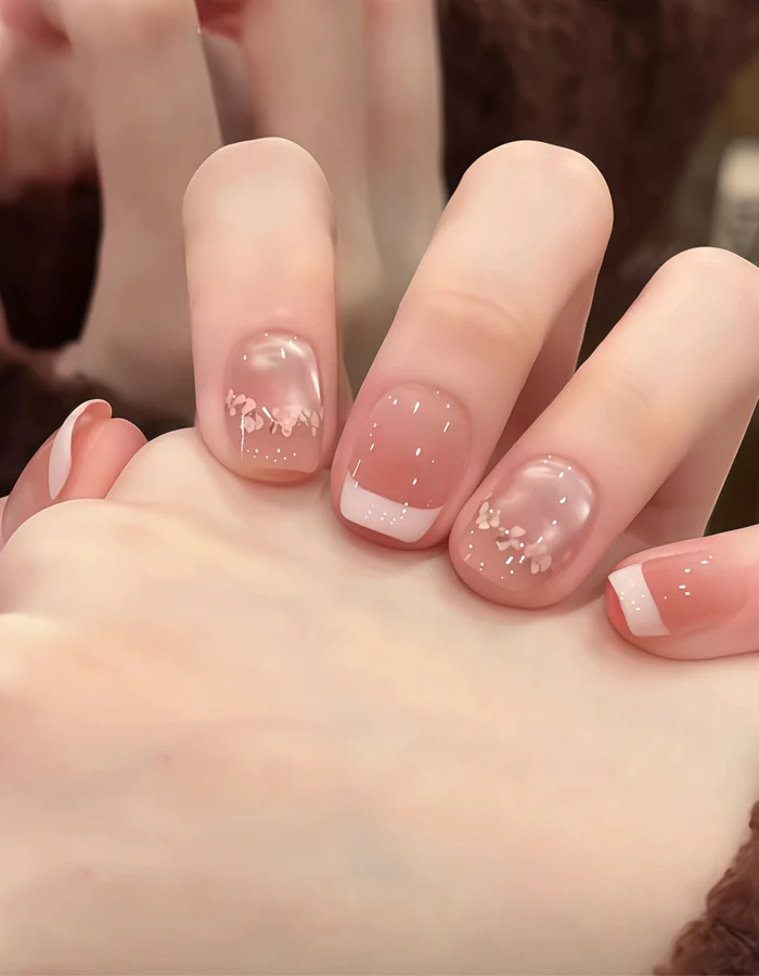 Floral Accent Press-On Nail Set Stornfield