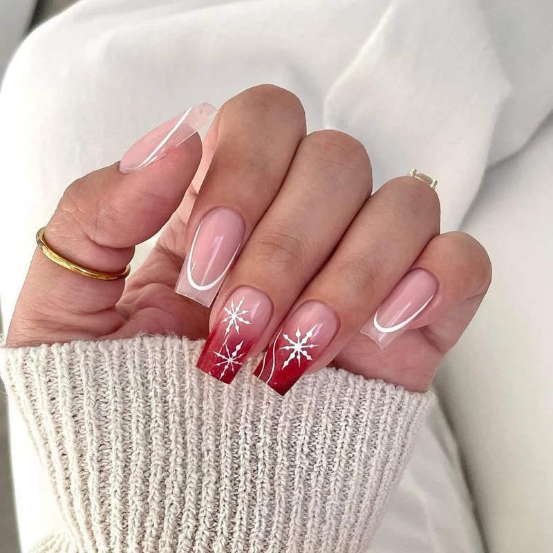 Festive Press-On Nail Set with Winter Snowflake Design Stornfield