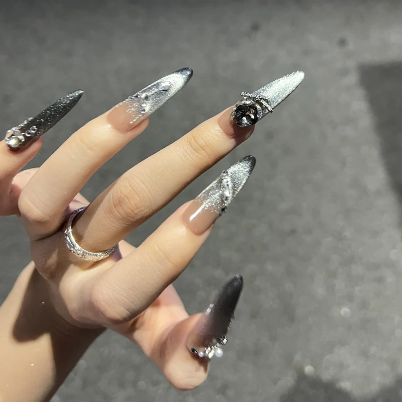 Elegant Stiletto Press-On Nail Set with Rhinesone Accents Stornfield