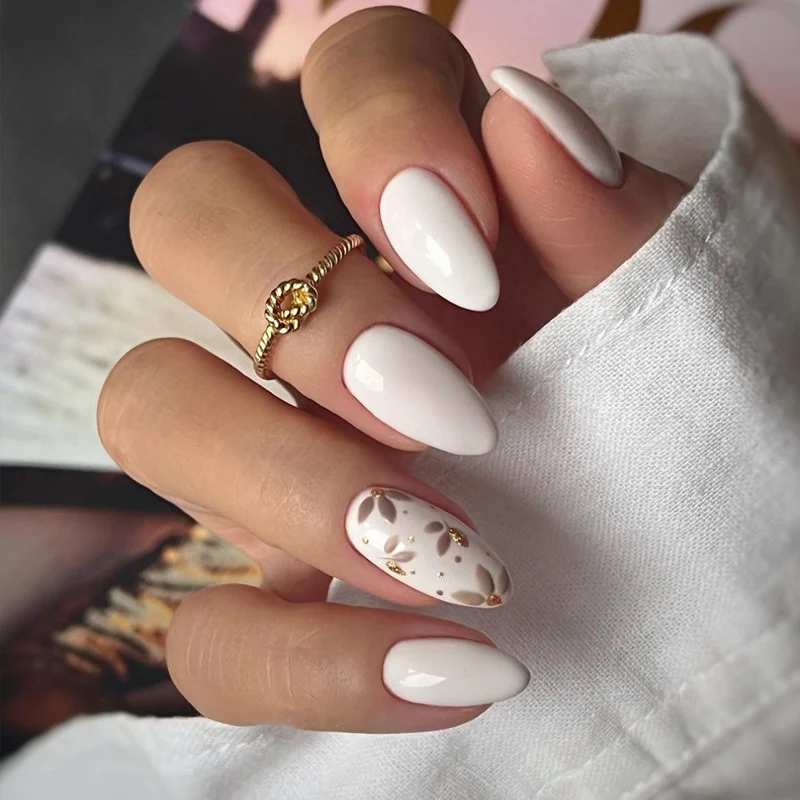 Elegant Stiletto Press-On Nail Art with Rhinestone Accents Stornfield