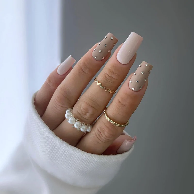 Elegant Stiletto Press-On Nail Art with Rhinestone Accents Stornfield