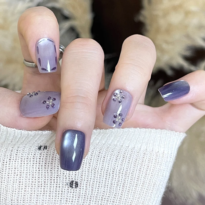 Elegant Rhinestone-Embellished Press-On Nail Art Stornfield