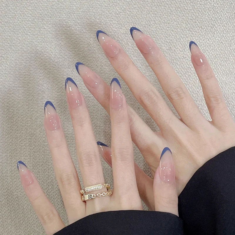 Elegant Press-On Nail Tips with Gold Accents Stornfield
