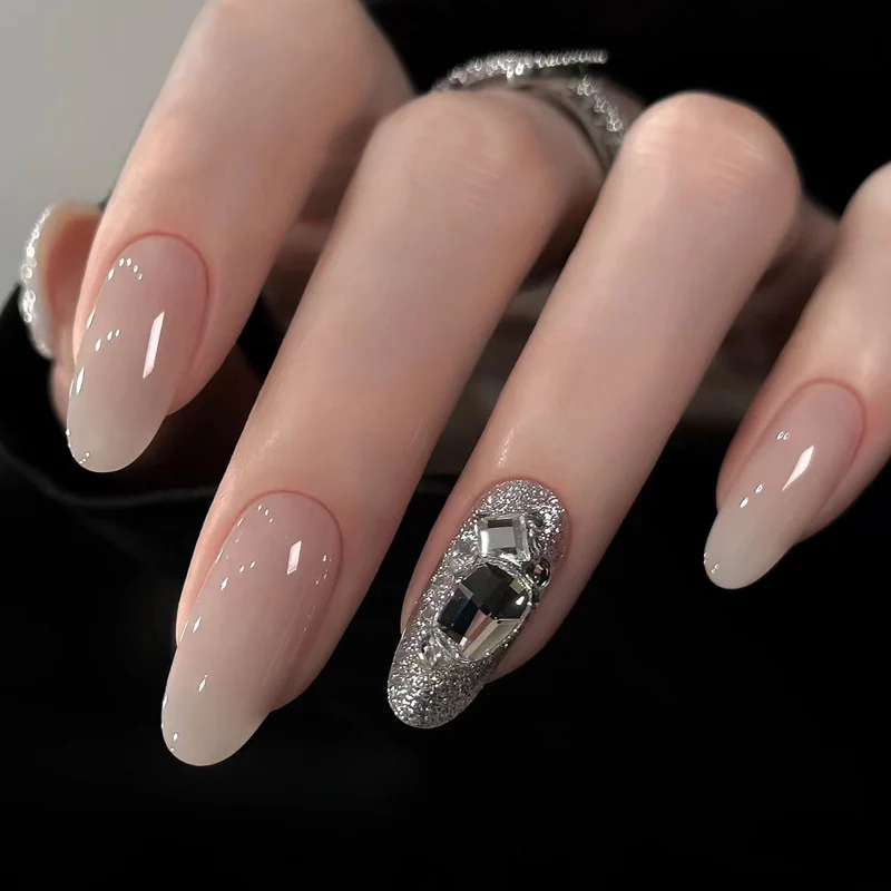 Elegant Press-On Nail Tips with Gold Accents Stornfield