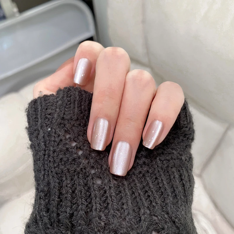 Elegant Press-On Nail Tips with Glossy Finish Stornfield