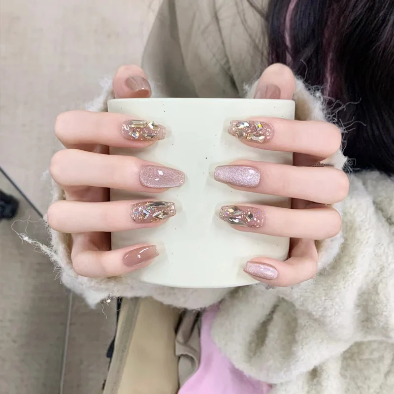 Elegant Press-On Nail Set with Sparkling Accents Stornfield