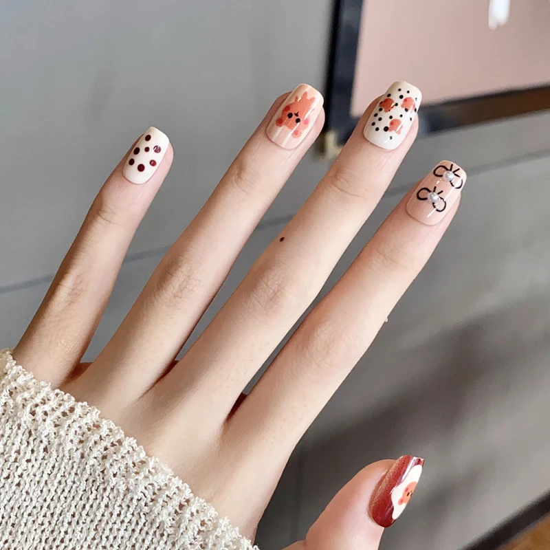 Kreatives Charakter-Design Press-On Nagelkunst Karnz