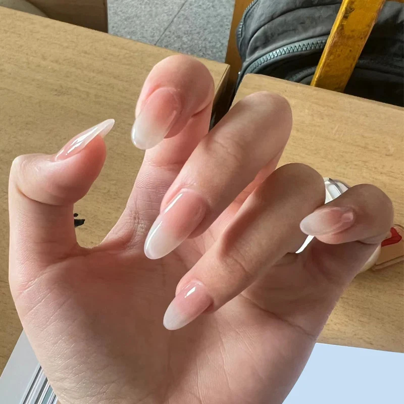 Kreatives Künstlerisches Press-On Nageldesign Karnz