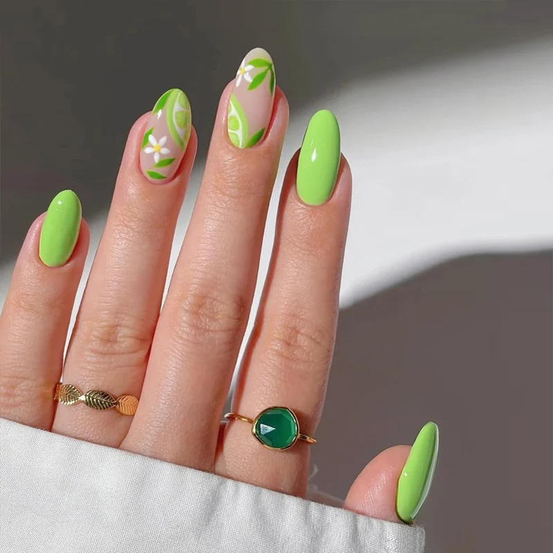 Premium Floral Press-On Nail Design Stornfield