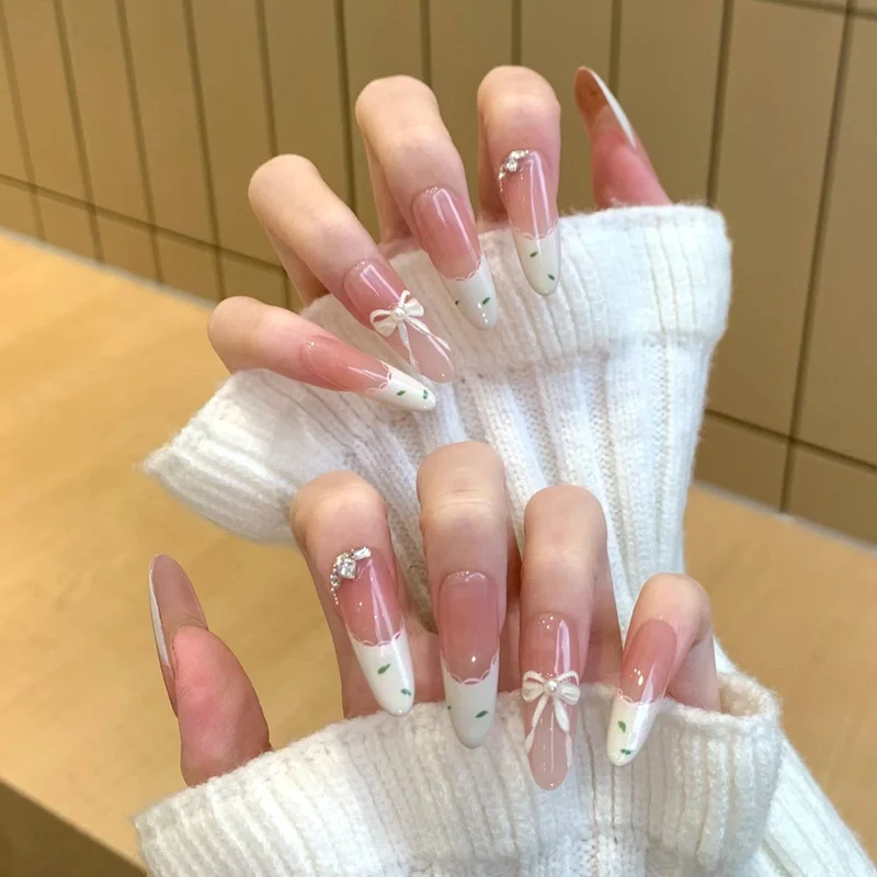 Premium Floral-Design Press-On Nails Stornfield