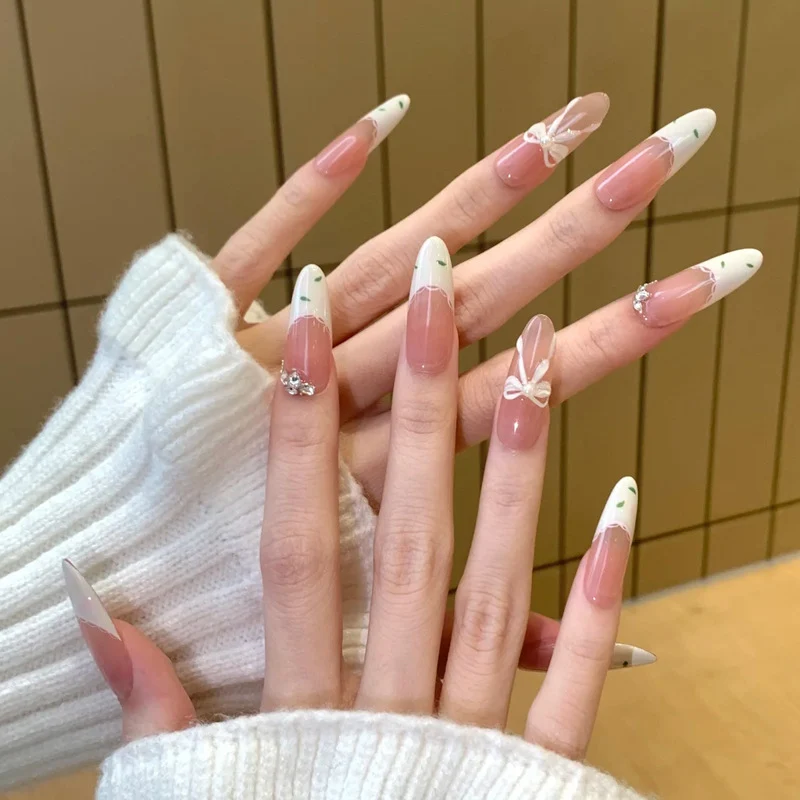 Premium Floral-Design Press-On Nails Stornfield