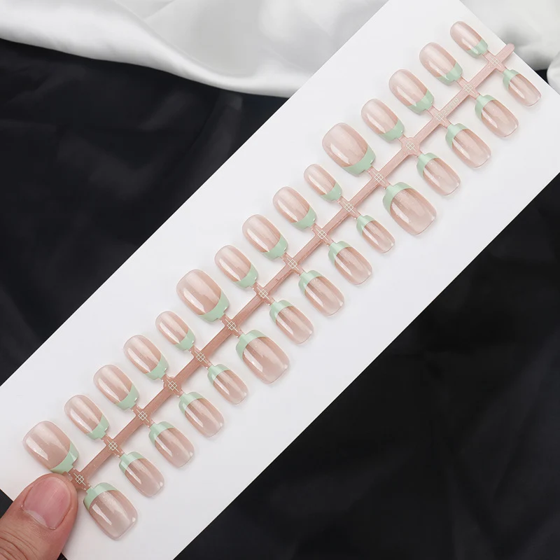 Premium Decorative Press-On Nail Tips Stornfield