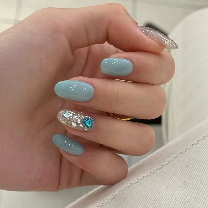 Premium Decorative Press-On Nail Set with Glitter and Gem Accents Stornfield