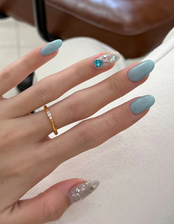 Premium Decorative Press-On Nail Set with Glitter and Gem Accents Stornfield
