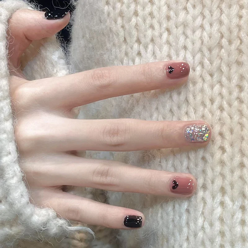 Glossy Nail Set Stornfield