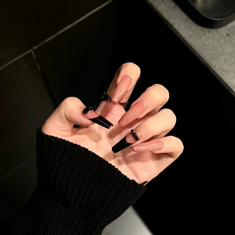 Glossy Nail Set Stornfield